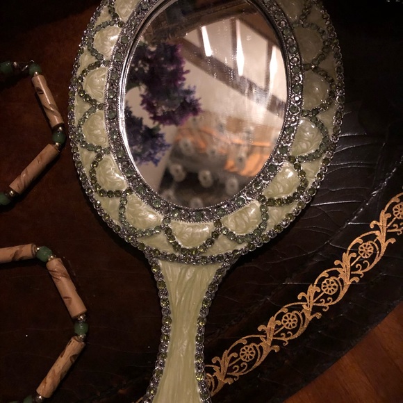 Gorgeous Enamel and Crystal Handy Makeup Mirror - Picture 8 of 8